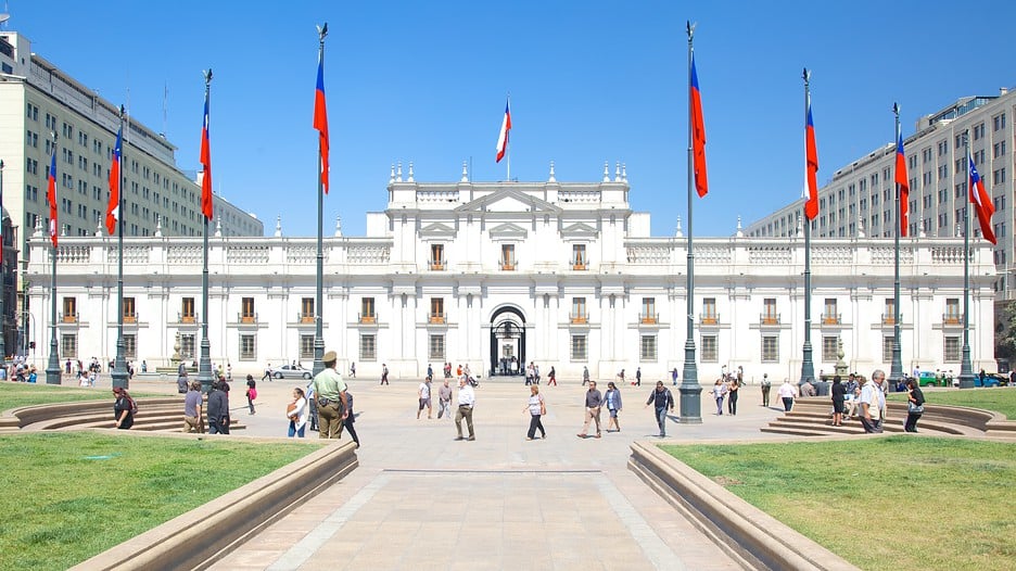 O que fazer em Santiago do Chile: Explorar a Plaza de la Ciudadanía: Palácio de La Moneda e Centro Cultural de Santiago