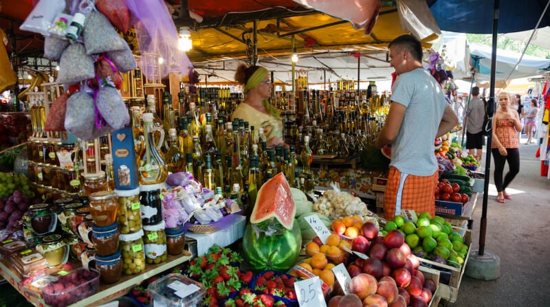 O Que Fazer em Trogir: Farmers Market